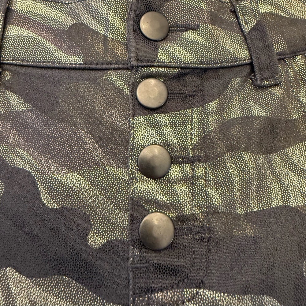 HUE Camo Metallic Skinny Pants Women’s Size Small – Stretchy, Stylish, & Sleek - Picture 12 of 16